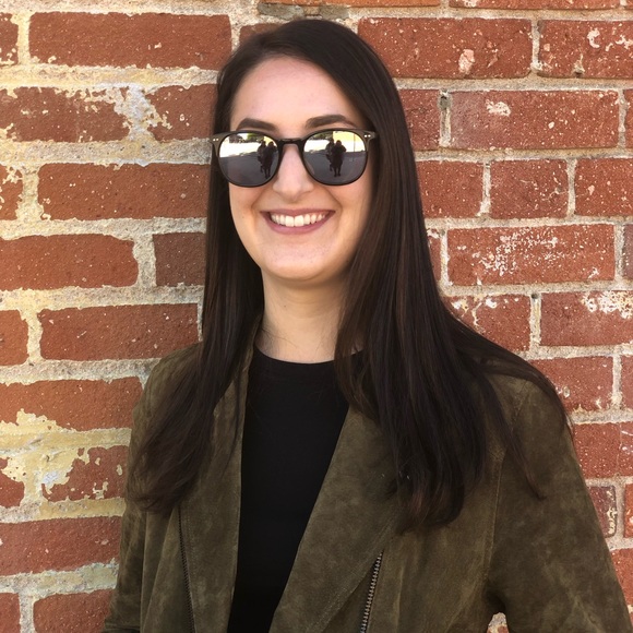 Meet your Posher, Sarah - Picture 1 of 1